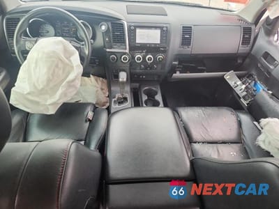 Zdjęcie 8 z 13 samochodu: 2020 TOYOTA SEQUOIA TRD PRO VIN:5TDBY5G11LS176926 - miniatura
