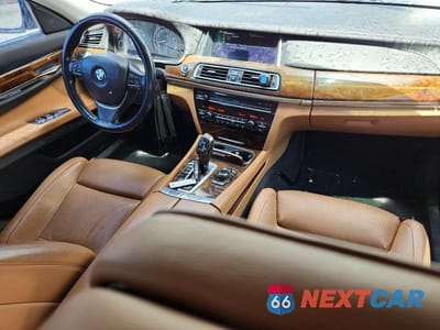 Zdjęcie 8 z 12 samochodu: 2013 BMW 750 XI VIN:WBAYB6C57DC998107 - miniatura