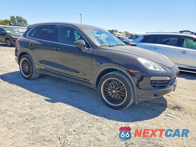 Czwarte zdjęcie samochodu z boku: 2014 PORSCHE CAYENNE VIN:WP1AF2A22ELA39515 - miniatura