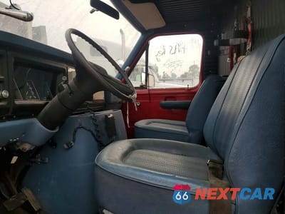 Zdjęcie 7 z 12 samochodu: 1982 FORD ECONOLINE E350 CUTAWAY VAN VIN:1FDHE30E6CHA20773 - miniatura