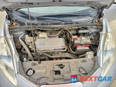 Zdjęcie 11 z 12 samochodu: 2011 NISSAN LEAF SV VIN:JN1AZ0CP2BT006759 - miniatura