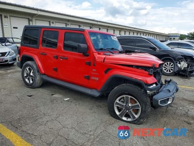 Czwarte zdjęcie samochodu z boku: 2020 JEEP WRANGLER UNLIMITED SAHARA VIN:1C4HJXEN6LW218927 - miniatura