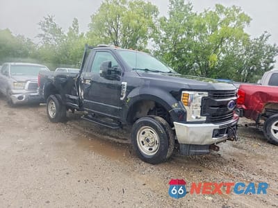 Czwarte zdjęcie samochodu z boku: 2019 FORD F350 SUPER DUTY VIN:1FTBF3B64KEG11066 - miniatura