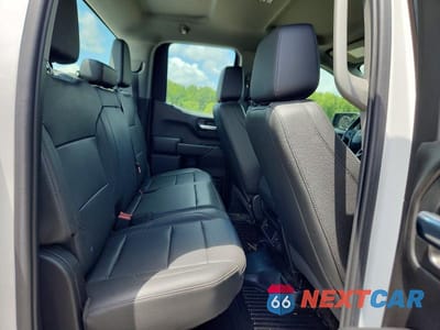 Zdjęcie 10 z 12 samochodu: 2023 CHEVROLET SILVERADO K1500 VIN:1GCRDAEK9PZ125404 - miniatura