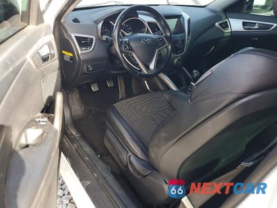 Zdjęcie 8 z 12 samochodu: 2013 HYUNDAI VELOSTER BASE VIN:KMHTC6AD5DU175511 - miniatura
