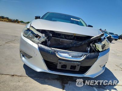 Piąte zdjęcie samochodu w środku: 2016 NISSAN MAXIMA 3.5 SL VIN:1N4AA6AP6GC437113 - miniatura