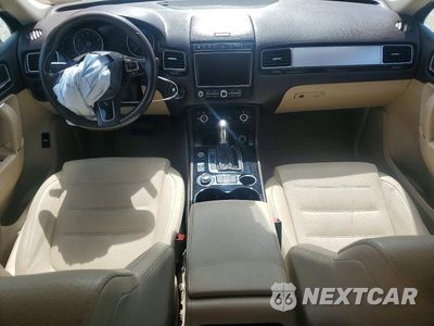 Zdjęcie 8 z 14 samochodu: 2016 VOLKSWAGEN TOUAREG SPORT VIN:WVGEF9BP6GD012901 - miniatura