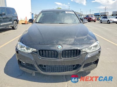 Piąte zdjęcie samochodu w środku: 2018 BMW 320 XI VIN:WBA8A3C54JA358655 - miniatura