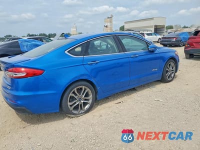 Trzecie zdjęcie samochodu z tyłu: 2019 FORD FUSION TITANIUM VIN:3FA6P0RU8KR265723 - miniatura