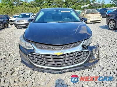 Piąte zdjęcie samochodu w środku: 2019 CHEVROLET CRUZE LS VIN:1G1BC5SMXK7112160 - miniatura