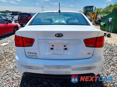 Zdjęcie 6 z 12 samochodu: 2011 KIA FORTE EX VIN:KNAFU4A22B5886542 - miniatura