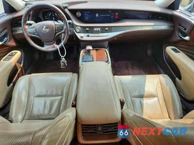 Zdjęcie 8 z 12 samochodu: 2018 LEXUS LS 500 BASE VIN:JTHC51FF9J5005202 - miniatura