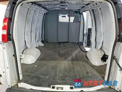Zdjęcie 10 z 14 samochodu: 2024 CHEVROLET EXPRESS 2500 CARGO DELIVERY VAN VIN:1GCWGAFP5R1237123 - miniatura