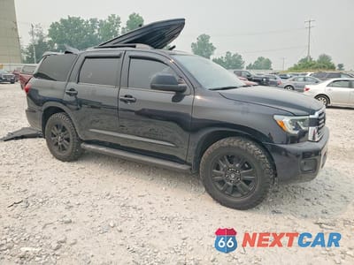 Czwarte zdjęcie samochodu z boku: 2019 TOYOTA SEQUOIA TRD SPORT VIN:5TDBY5G15KS174210 - miniatura