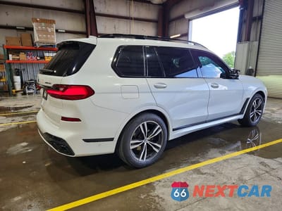 Trzecie zdjęcie samochodu z tyłu: 2022 BMW X7 XDRIVE40I VIN:5UXCW2C06N9K98431 - miniatura