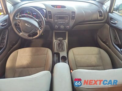 Zdjęcie 8 z 12 samochodu: 2014 KIA FORTE LX VIN:KNAFK4A65E5139238 - miniatura