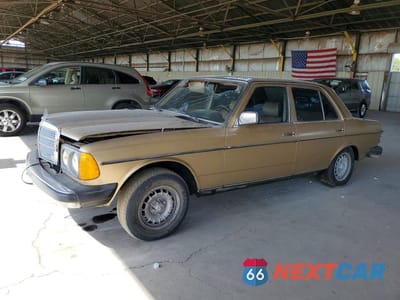 1984 MERCEDES-BENZ 300 DT WDBAB33AXEA006277 - główne zdjęcie licytacji z USA - miniatura