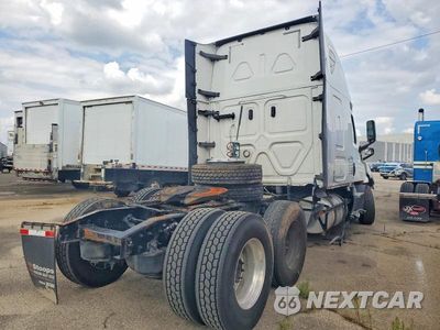 Czwarte zdjęcie samochodu z boku: 2020 FREIGHTLINER CASCADIA 126 SEMI TRUCK VIN:3AKJHHDR6LSLL0827 - miniatura