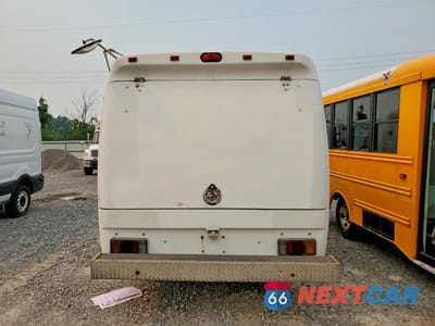 Zdjęcie 6 z 12 samochodu: 2002 ISUZU NPR VIN:JALC4B14727012881 - miniatura