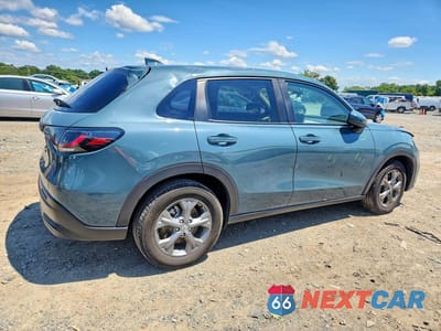 Trzecie zdjęcie samochodu z tyłu: 2026 HONDA HR-V LX VIN:3CZRZ2H38TM738244 - miniatura