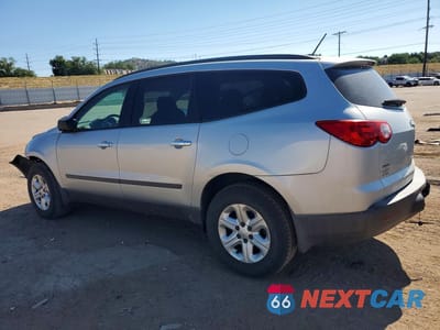 Drugie zdjęcie samochodu z przodu: 2011 CHEVROLET TRAVERSE LS VIN:1GNKRFED0BJ374089 - miniatura