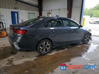 Trzecie zdjęcie samochodu z tyłu: 2019 KIA FORTE LXS VIN:3KPF24AD6KE103253 - miniatura