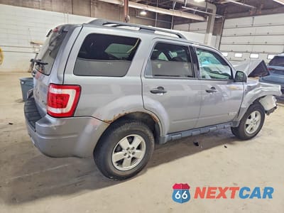 Trzecie zdjęcie samochodu z tyłu: 2008 FORD ESCAPE XLT VIN:1FMCU93128KE81195 - miniatura