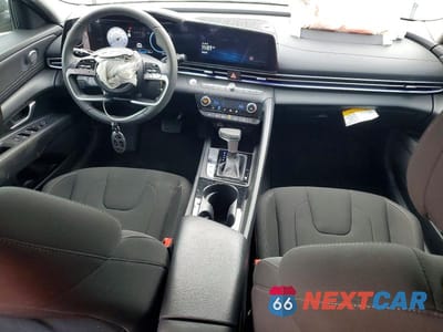 Zdjęcie 8 z 12 samochodu: 2025 HYUNDAI ELANTRA SEL VIN:KMHLS4DG8SU943895 - miniatura