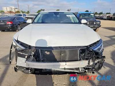 Piąte zdjęcie samochodu w środku: 2026 AUDI Q8 PREMIUM PLUS VIN:WA1BVBF1XTD031334 - miniatura