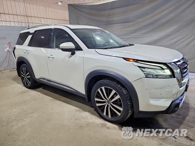 Czwarte zdjęcie samochodu z boku: 2023 NISSAN PATHFINDER PLATINUM VIN:5N1DR3DKXPC269969 - miniatura