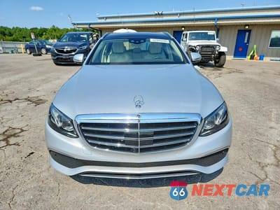 Piąte zdjęcie samochodu w środku: 2020 MERCEDES-BENZ E 450 4MATIC VIN:W1KZH6JB8LA826439 - miniatura