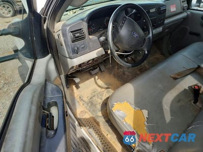 Zdjęcie 8 z 12 samochodu: 2005 FORD F550 SUPER DUTY VIN:1FDAF56P75EB57289 - miniatura