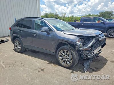 Czwarte zdjęcie samochodu z boku: 2023 TOYOTA RAV4 XLE PREMIUM VIN:2T3C1RFV6PC228965 - miniatura
