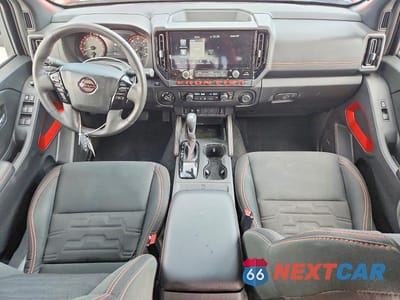 Zdjęcie 8 z 12 samochodu: 2025 NISSAN FRONTIER PRO-4X VIN:1N6ED1EK9SN647574 - miniatura