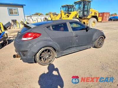 Trzecie zdjęcie samochodu z tyłu: 2014 HYUNDAI VELOSTER TURBO VIN:KMHTC6AE9EU200534 - miniatura