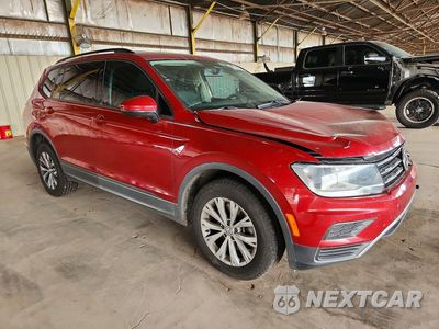 Czwarte zdjęcie samochodu z boku: 2019 VOLKSWAGEN TIGUAN S VIN:3VV1B7AX2KM178061 - miniatura