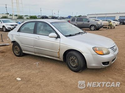 Czwarte zdjęcie samochodu z boku: 2009 KIA SPECTRA LX VIN:KNAFE221895586554 - miniatura