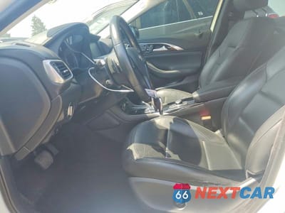 Zdjęcie 7 z 13 samochodu: 2017 INFINITI QX30 PREMIUM VIN:SJKCH5CR0HA031250 - miniatura
