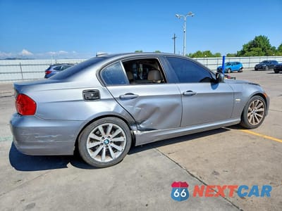 Trzecie zdjęcie samochodu z tyłu: 2011 BMW 328 XI VIN:WBAPK7C50BA821151 - miniatura