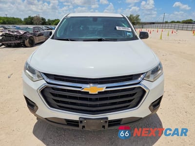 Piąte zdjęcie samochodu w środku: 2021 CHEVROLET TRAVERSE LS VIN:1GNERFKW9MJ188279 - miniatura