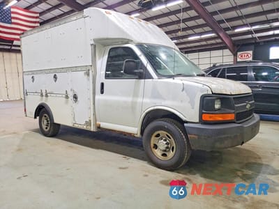 Czwarte zdjęcie samochodu z boku: 2006 CHEVROLET EXPRESS G3500 VIN:1GBHG31U761190226 - miniatura