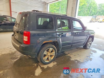 Trzecie zdjęcie samochodu z tyłu: 2016 JEEP PATRIOT LATITUDE VIN:1C4NJRFB9GD535170 - miniatura