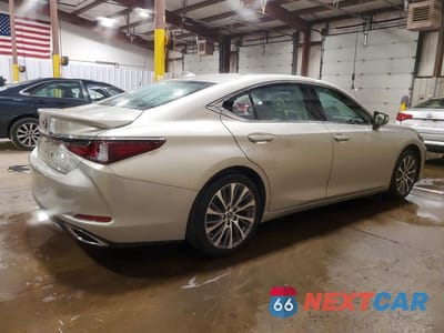 Trzecie zdjęcie samochodu z tyłu: 2021 LEXUS ES 350 BASE VIN:58ADZ1B1XMU108759 - miniatura