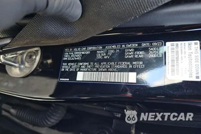 Zdjęcie 10 z 14 samochodu: 2024 VOLVO XC60 ULTIMATE VIN:YV4L12RM5R1801281 - miniatura