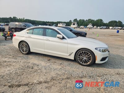 Czwarte zdjęcie samochodu z boku: 2019 BMW 530 I VIN:WBAJA5C51KBX87809 - miniatura
