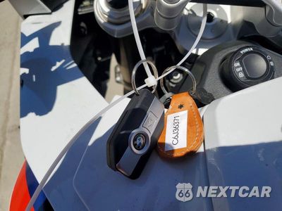 Zdjęcie 8 z 9 samochodu: 2023 BMW S 1000 XR VIN:WB10E430XP6J36371 - miniatura