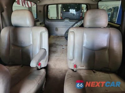 Zdjęcie 10 z 13 samochodu: 2005 CHEVROLET SUBURBAN C1500 VIN:3GNEC16Z55G187349 - miniatura