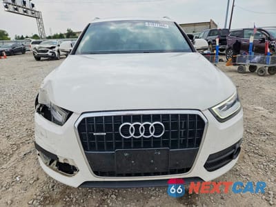 Piąte zdjęcie samochodu w środku: 2015 AUDI Q3 PRESTIGE VIN:WA1GFCFS2FR008977 - miniatura