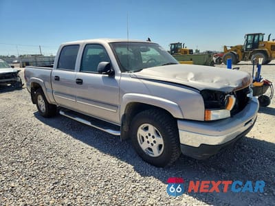 Czwarte zdjęcie samochodu z boku: 2007 CHEVROLET SILVERADO K1500 CLASSIC CREW CAB VIN:2GCEK13Z771114382 - miniatura