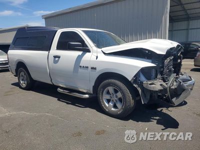 Czwarte zdjęcie samochodu z boku: 2018 RAM 1500 ST VIN:3C6JR6DTXJG234149 - miniatura